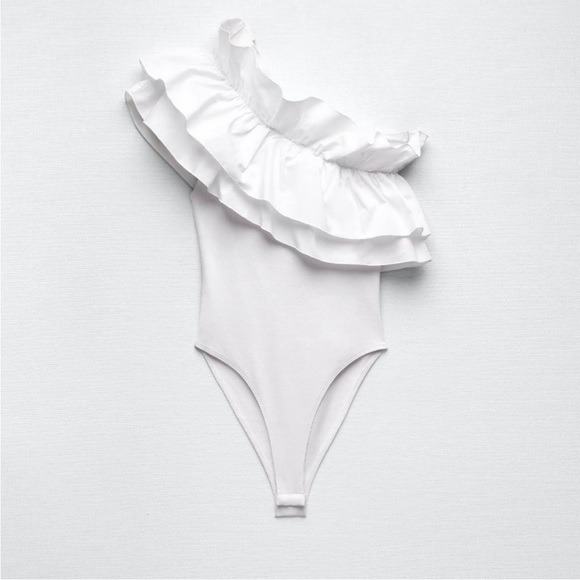 Zara Ribbed Ruffled Asymmetrical Thong Bodysuit White Size Large New - Picture 2 of 7